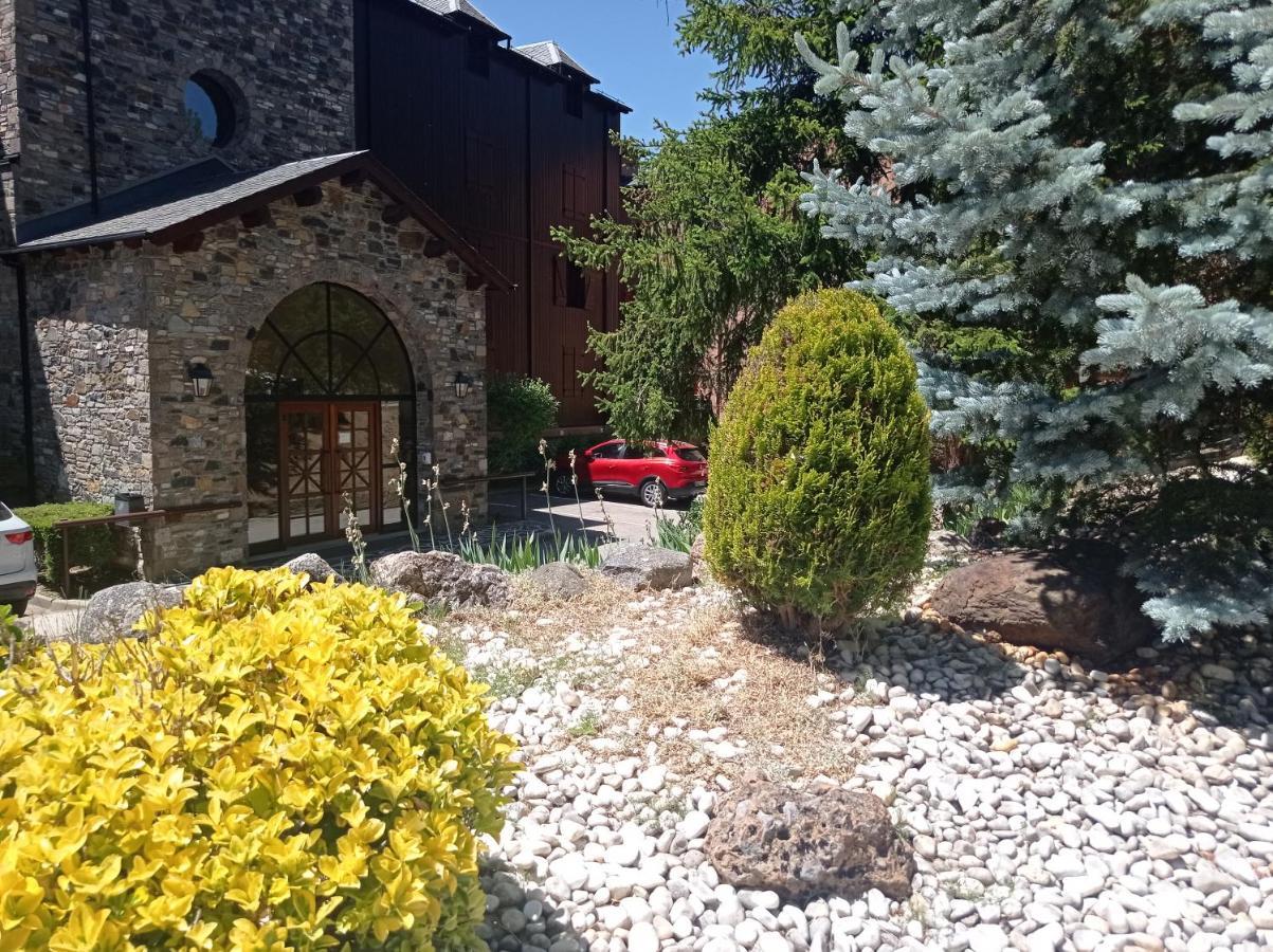 Appartement Cerdanya En Familia Montana Park à Enveitg Extérieur photo